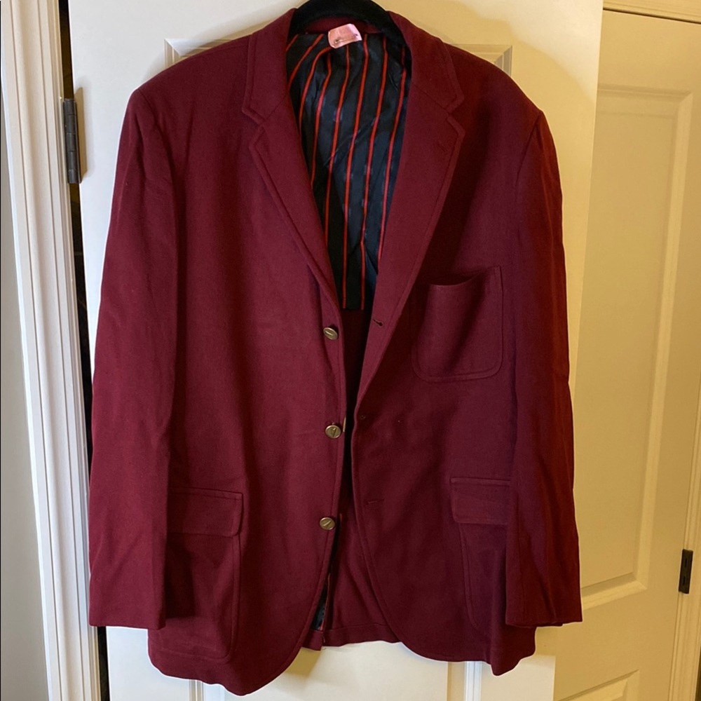 Classic Vintage Burgundy Men's Blazer - circa 1962-1976